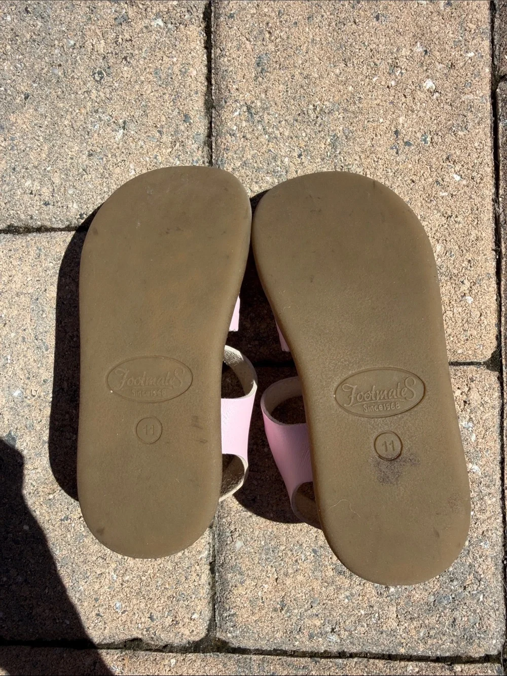 FootMates Girls Light Pink Scalloped Buckle Sandals